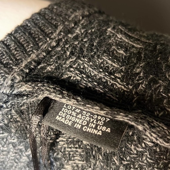 Powder River Outfitters size medium black and gray fringe detail sweater - Picture 4 of 6